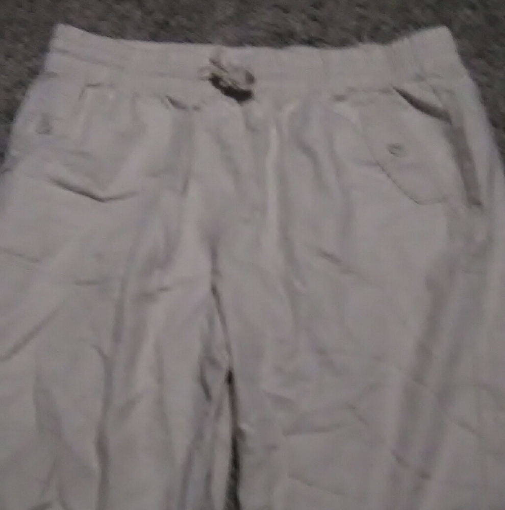 Wonder Nation, Cream shorts